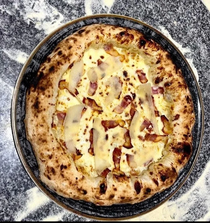 Pizzdarija pica i kafizza — pizza restaurant (photo 15)