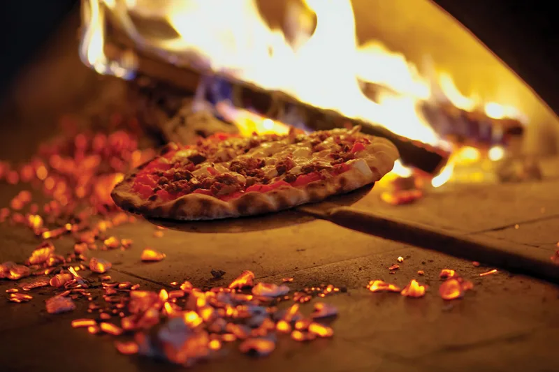 Pizzdarija pica i kafizza — pizza restaurant (photo 2)