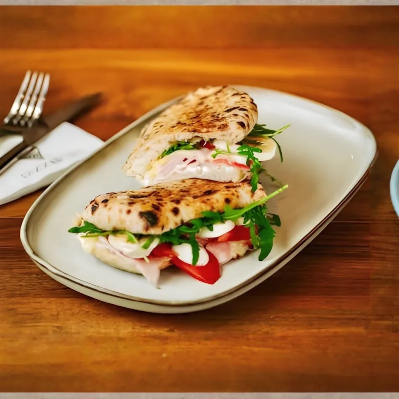 Pizzdarija pica i kafizza — pizza restaurant (photo 5)